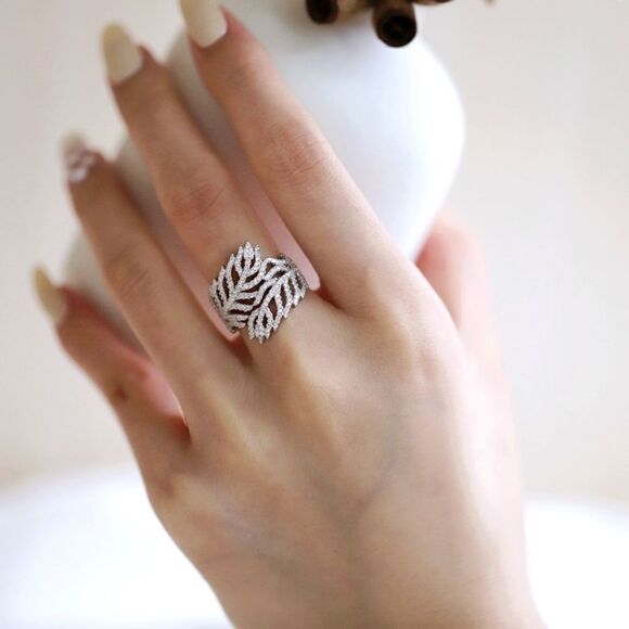 Beautiful 925 Sterling Silver Leafs Ring - Picture 7 of 10